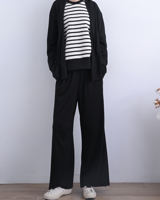 韓 細壓紋小寬褲 2色 size