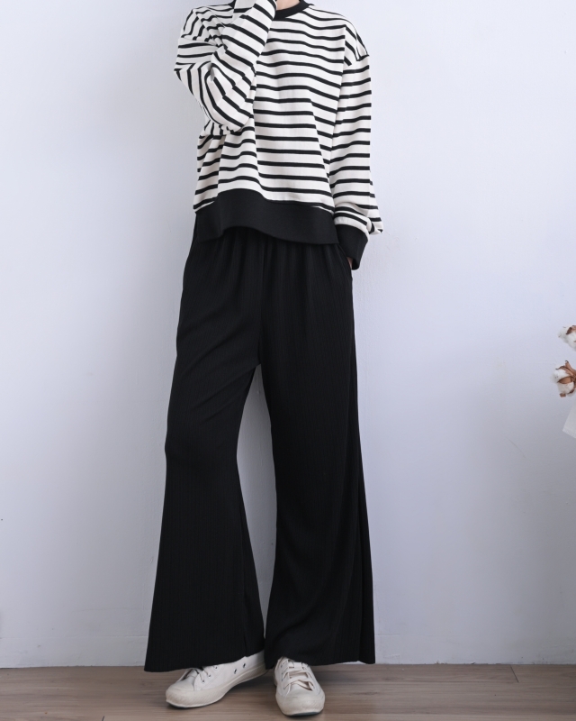 韓 細壓紋小寬褲 2色 size