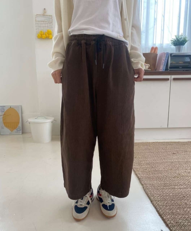 韓 後熊標休閒小寬褲 2色