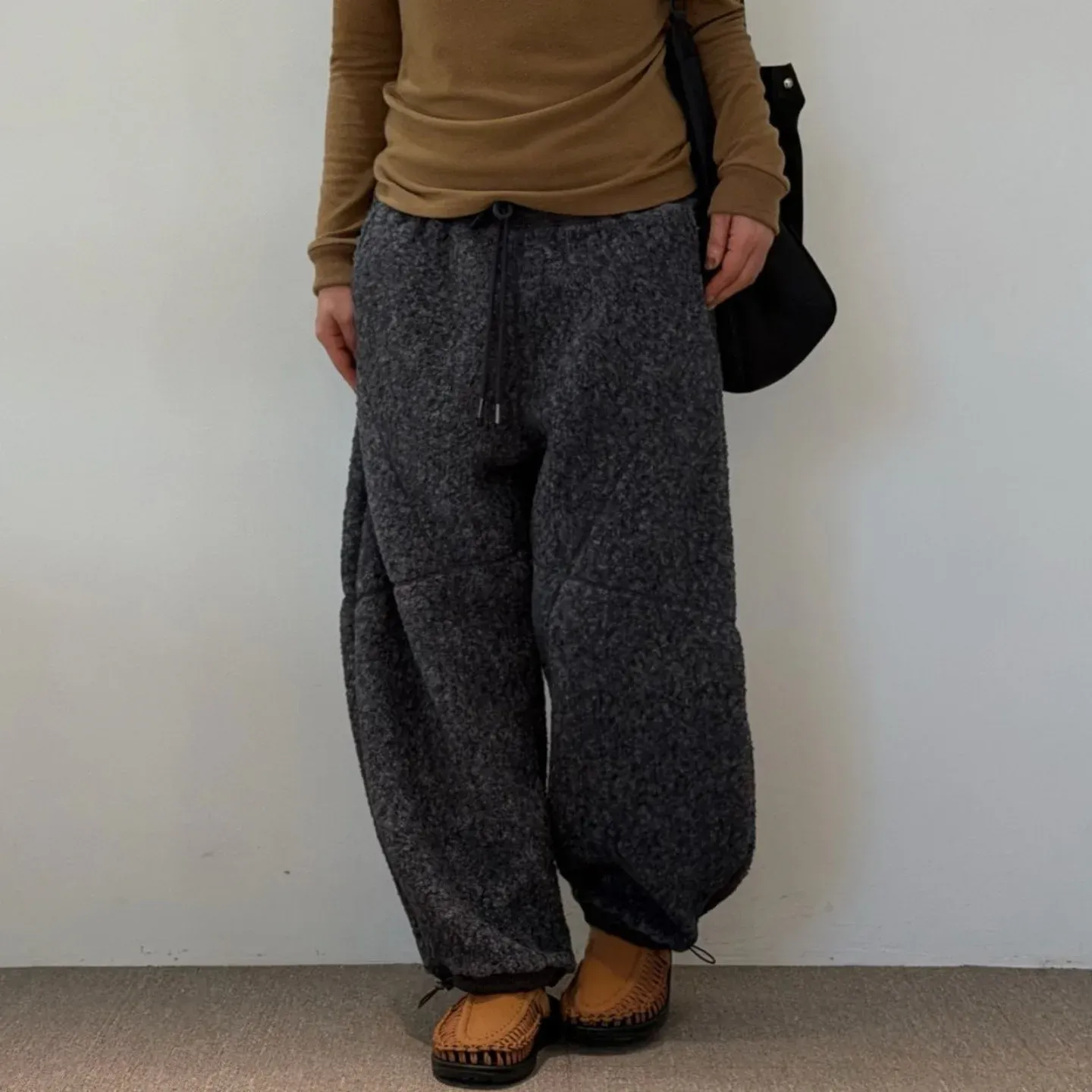 韓 下抽繩小短毛休閒褲 3色