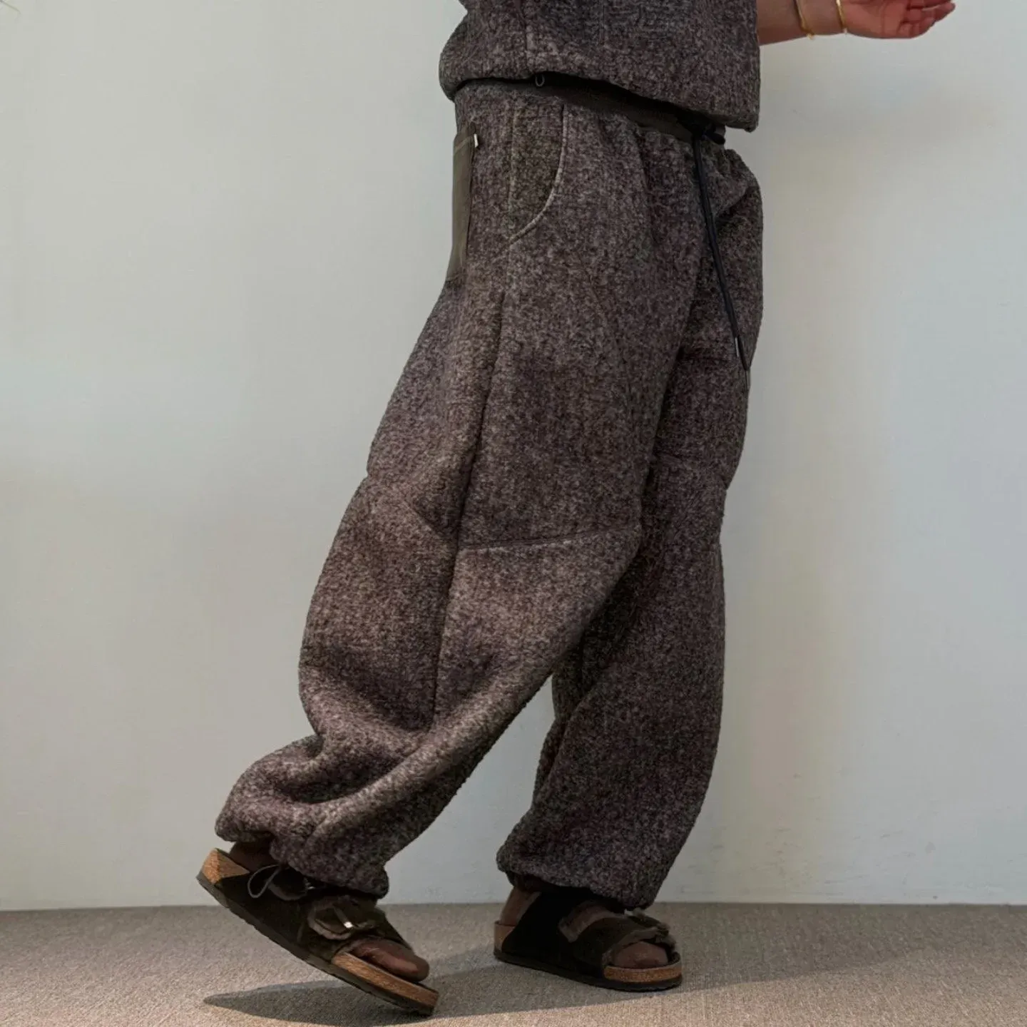 韓 下抽繩小短毛休閒褲 3色