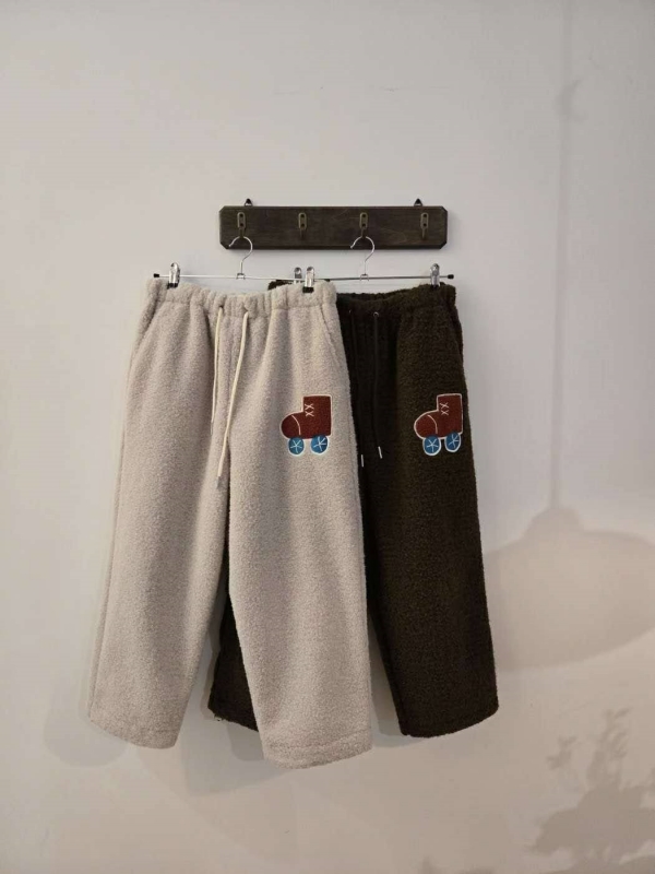 韓 溜冰鞋毛毛褲 2色