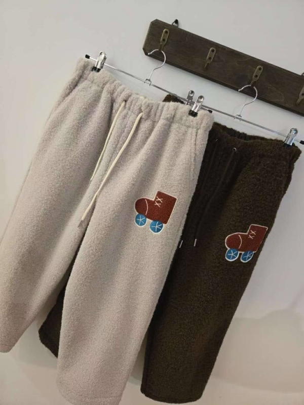 韓 溜冰鞋毛毛褲 2色