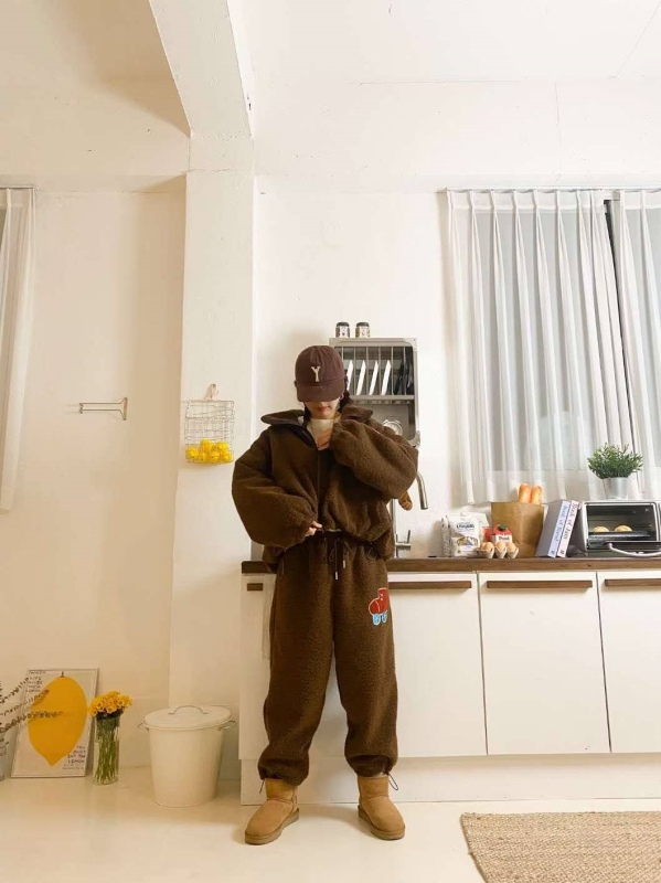 韓 溜冰鞋毛毛褲 2色