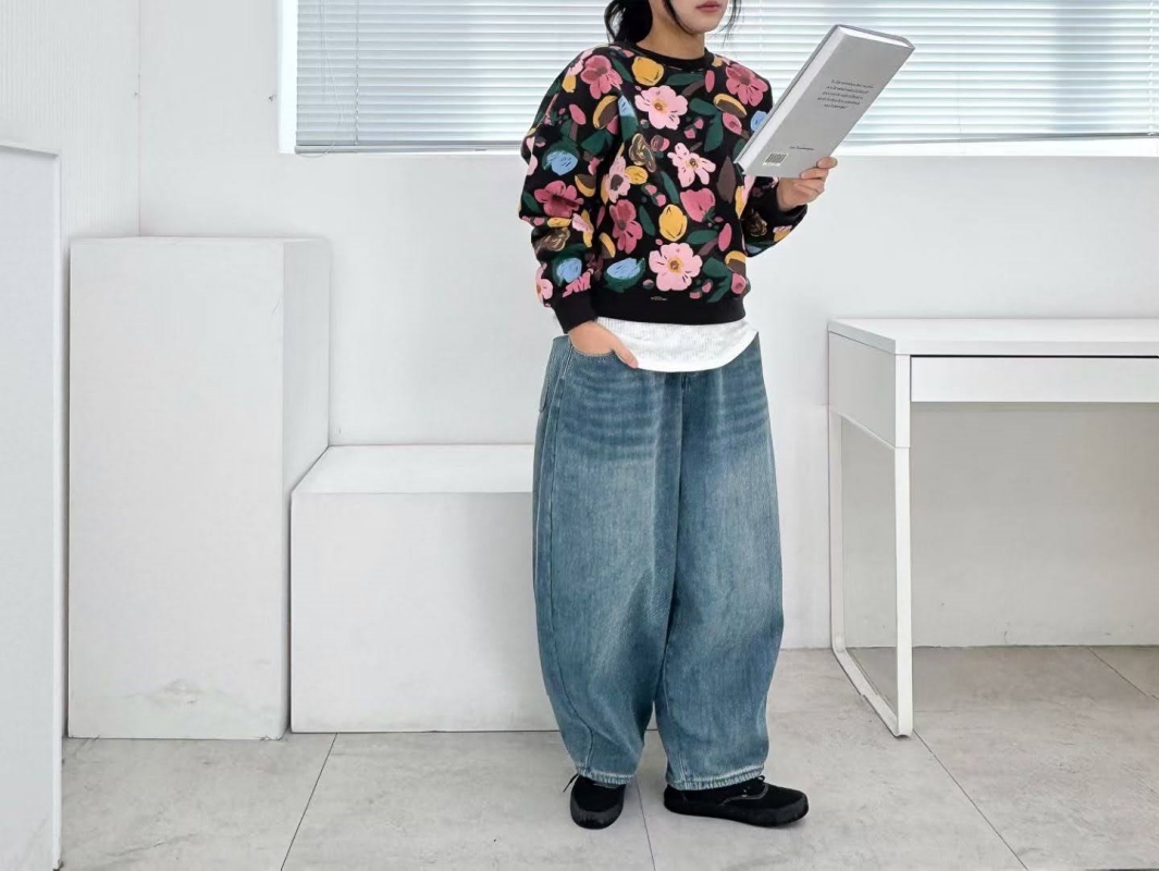 韓 褲管小標牛仔刷色寬褲