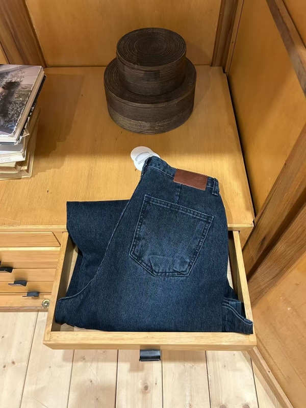 韓 低調壓紋長褲