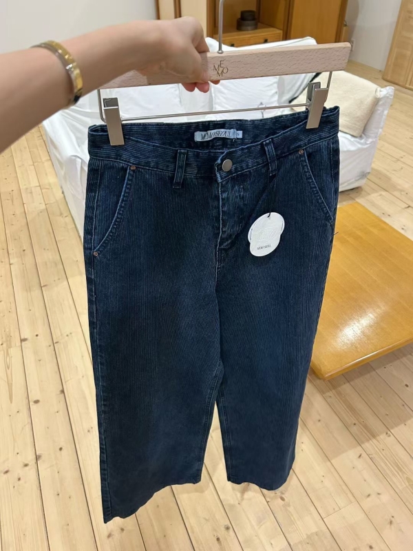 韓 低調壓紋長褲