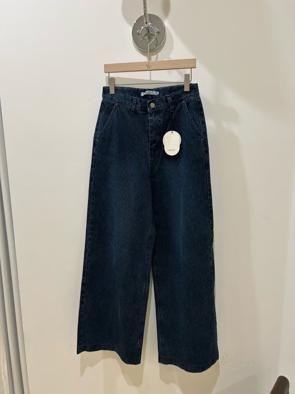 韓 低調壓紋長褲