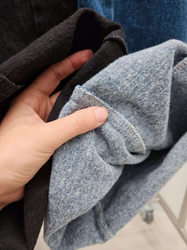 韓 大腿刷白牛仔褲 2色