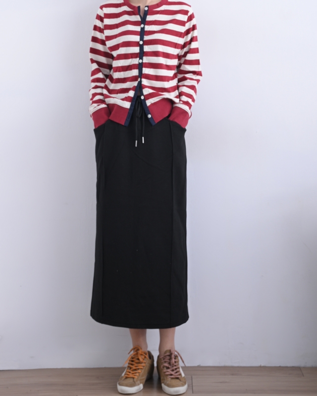 韓 後衩前車線素色長裙 2色 size