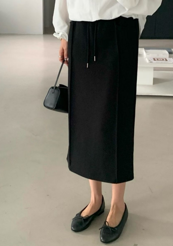 韓 後衩前車線素色長裙 2色 size