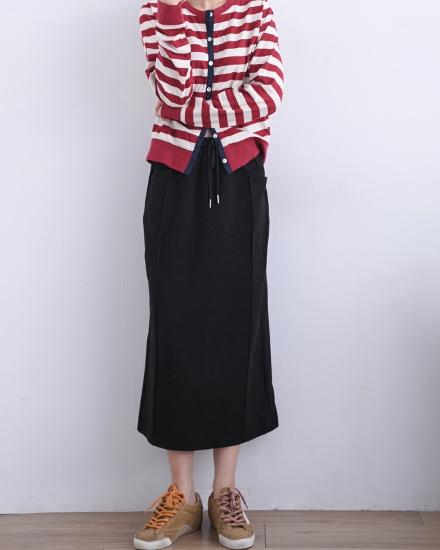 韓 後衩前車線素色長裙 2色 size