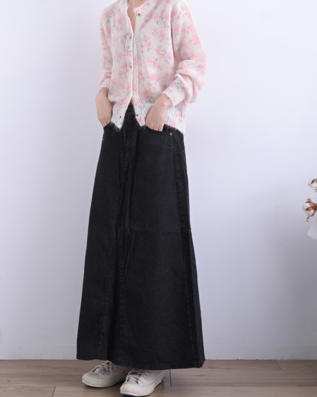 韓 低調細壓紋長裙 2色 size