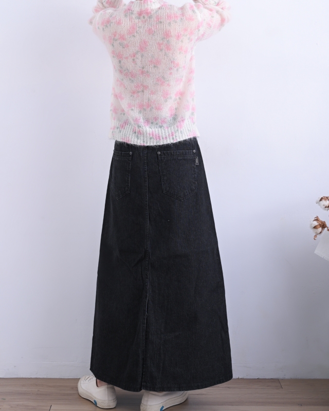 韓 低調細壓紋長裙 2色 size