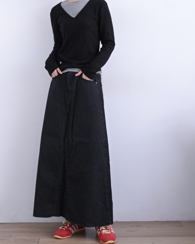 韓 低調細壓紋長裙 2色 size