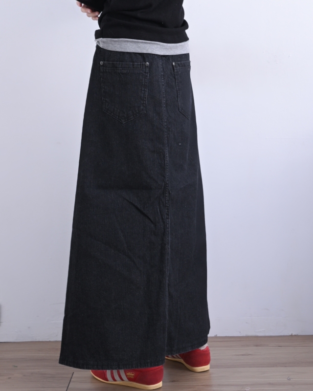 韓 低調細壓紋長裙 2色 size