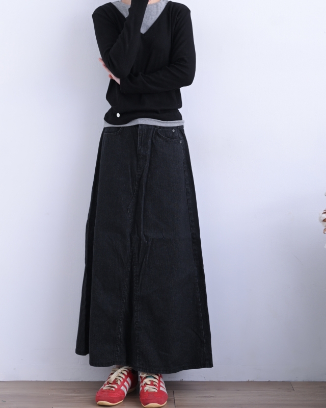 韓 低調細壓紋長裙 2色 size