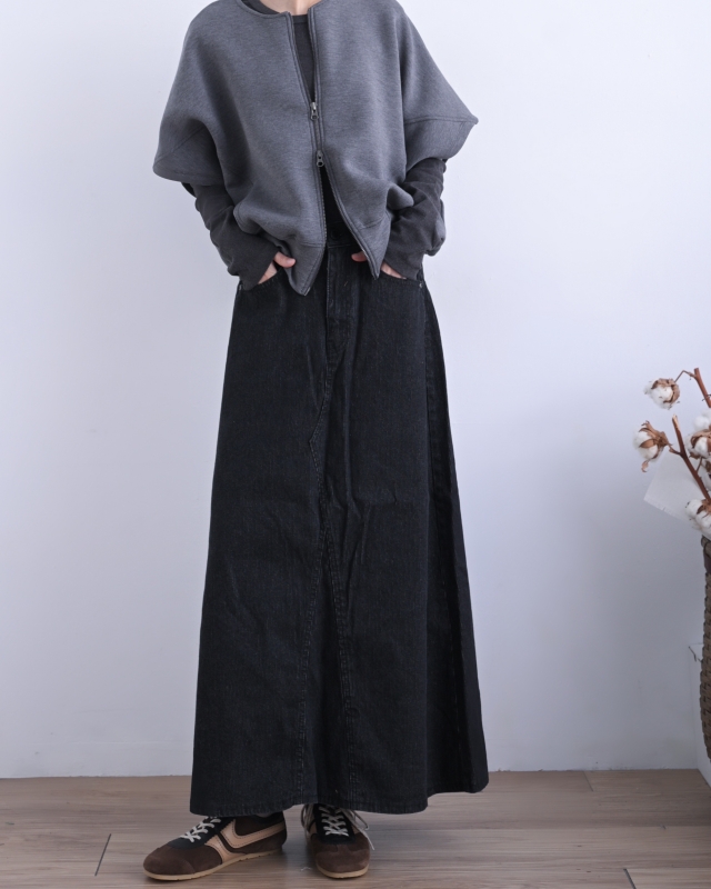 韓 低調細壓紋長裙 2色 size