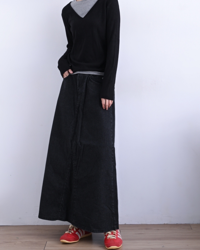 韓 低調細壓紋長裙 2色 size