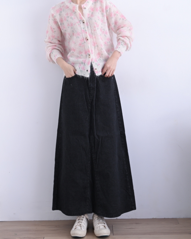 韓 低調細壓紋長裙 2色 size