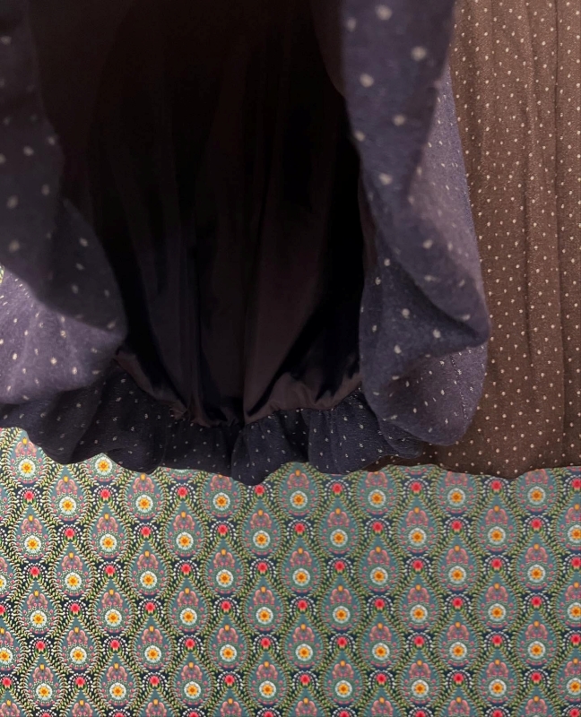 韓 點點微澎長裙 2色