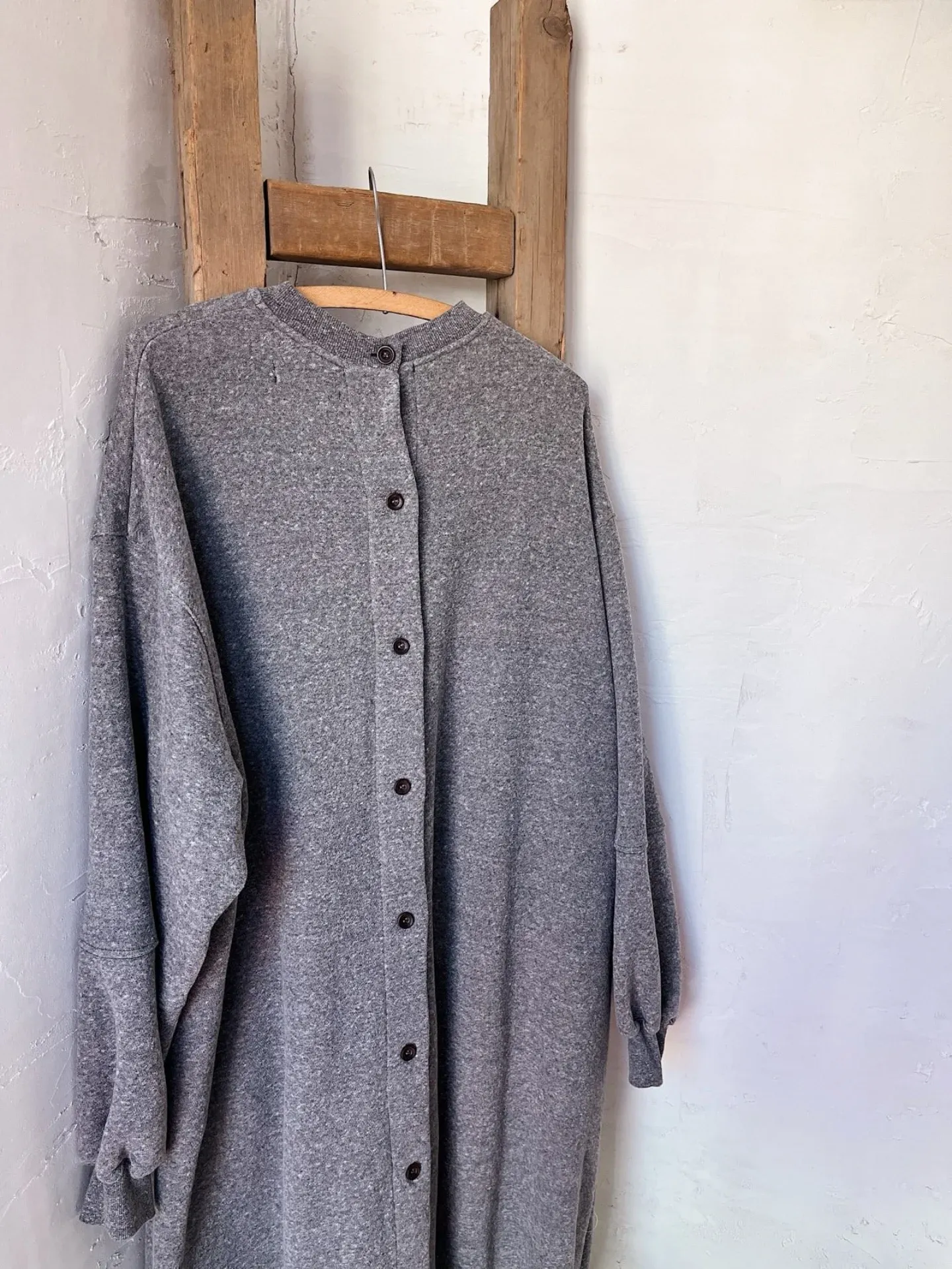 韓 背釦素色長洋