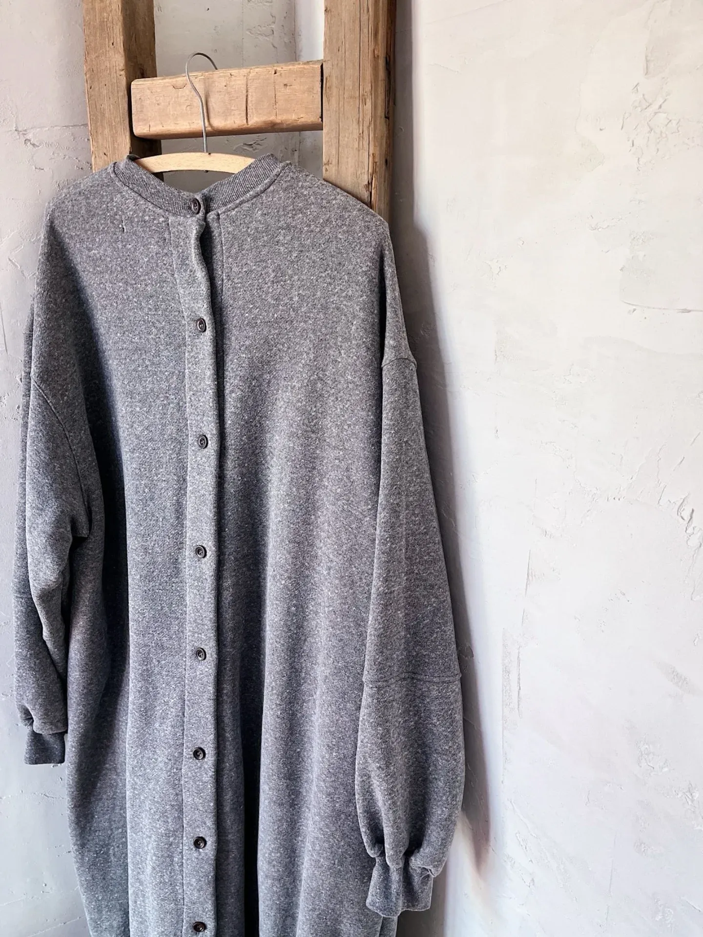 韓 背釦素色長洋