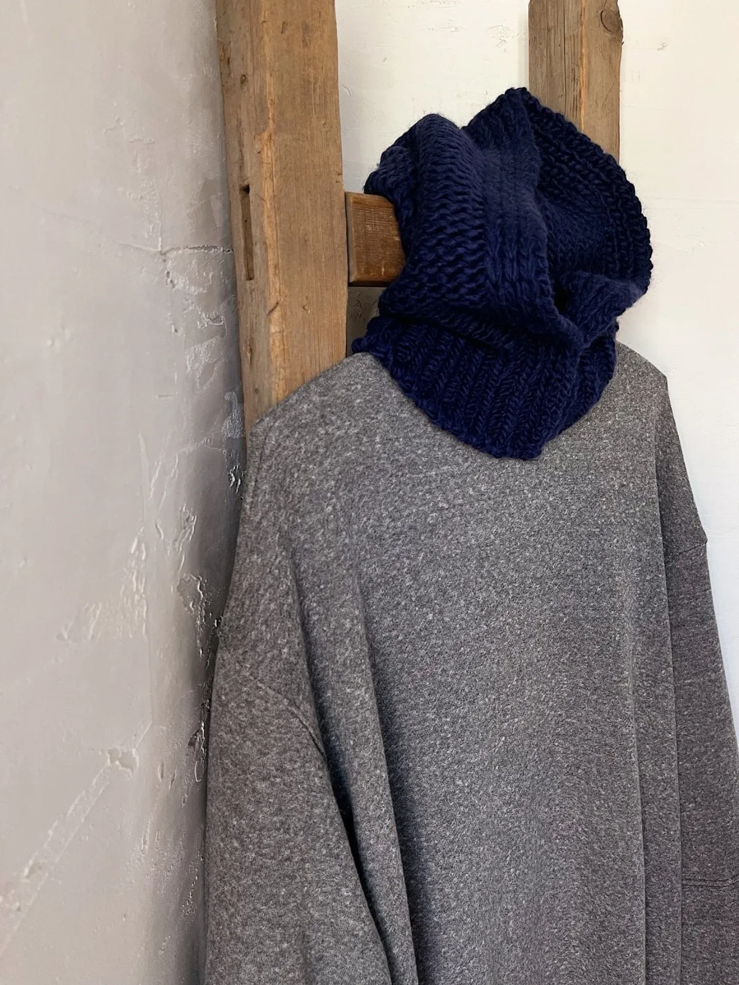 韓 背釦素色長洋