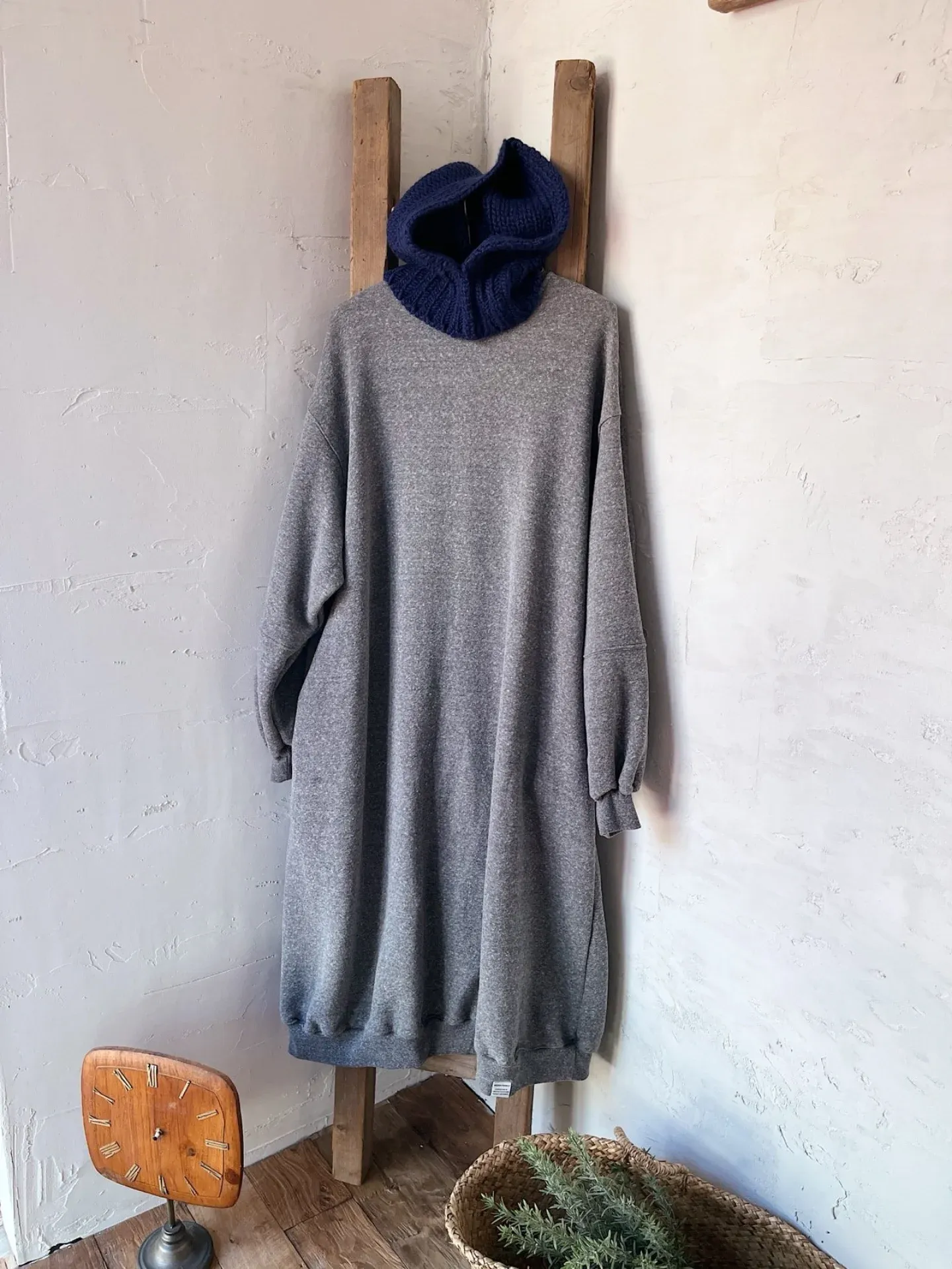 韓 背釦素色長洋