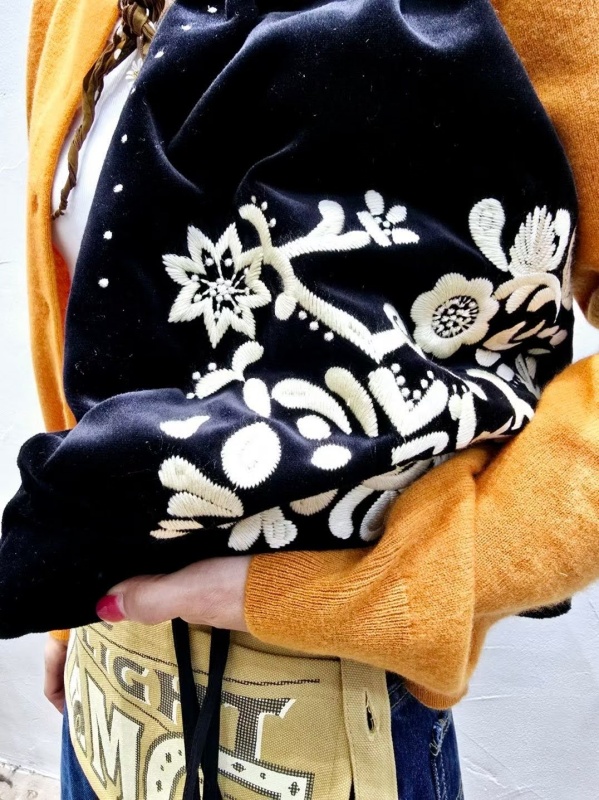 韓 白刺繡小花包包 size