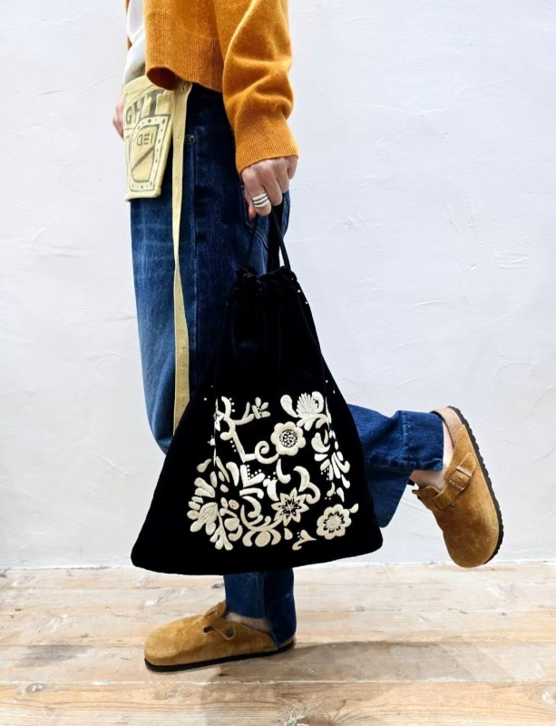 韓 白刺繡小花包包 size