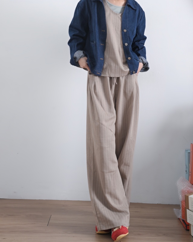 韓 有領小V牛仔外套 2色 size