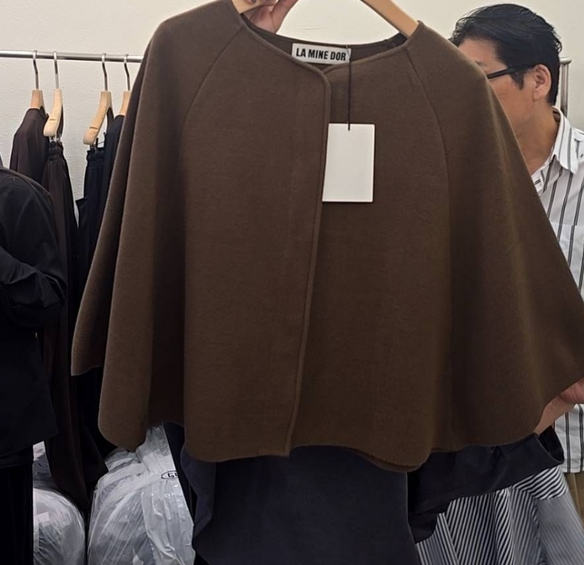韓 短版斗篷外套 3色 size