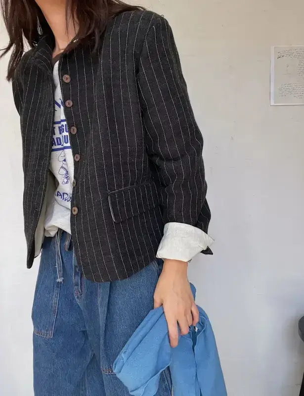 韓 直條短版有領外套 2色