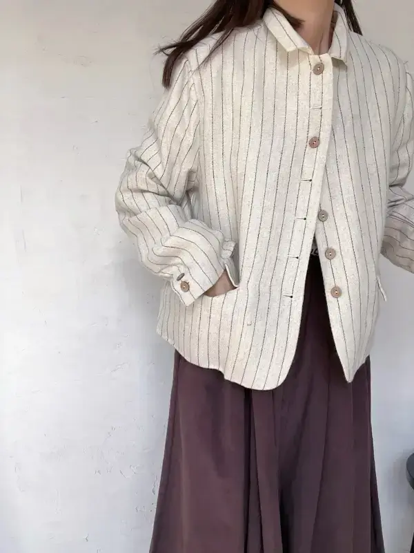 韓 直條短版有領外套 2色