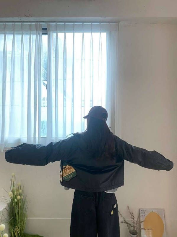 韓 大口袋連帽短版外套