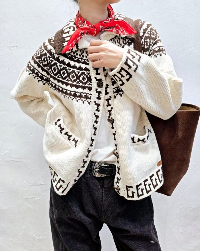 韓 圖騰有領短版外套 2色