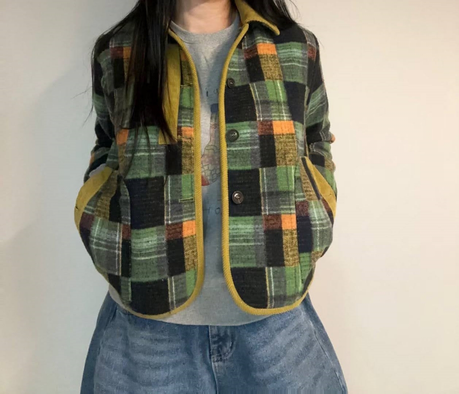 韓 拼布格文短版外套 2色 size