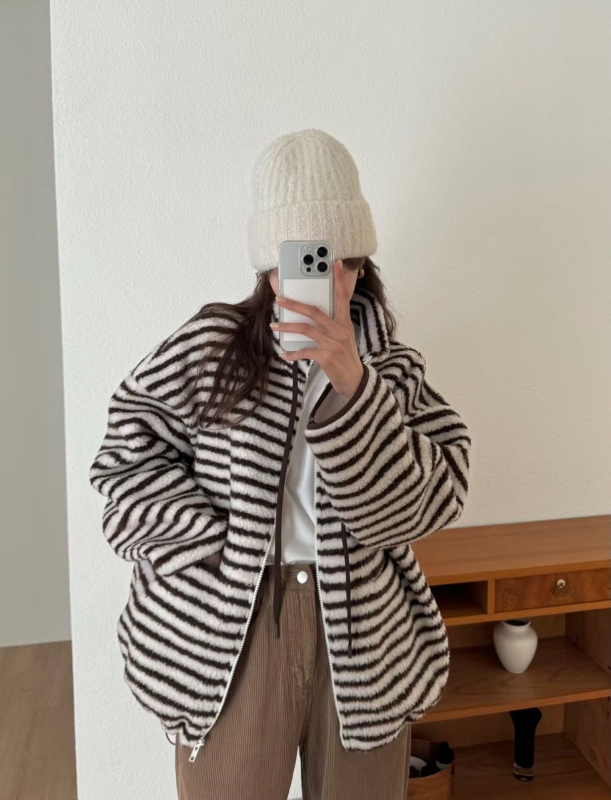 韓 條文小短毛外套 3色 size