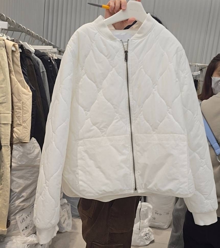 韓 斜圓領壓紋短版外套 3色 size