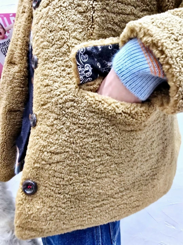 韓 毛毛小標短版外套