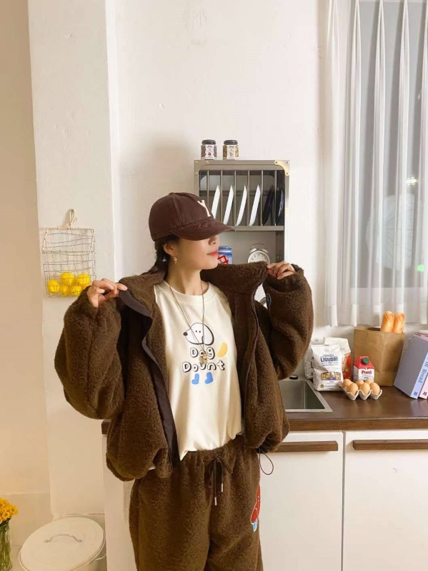 韓 溜冰鞋毛毛外套 2色