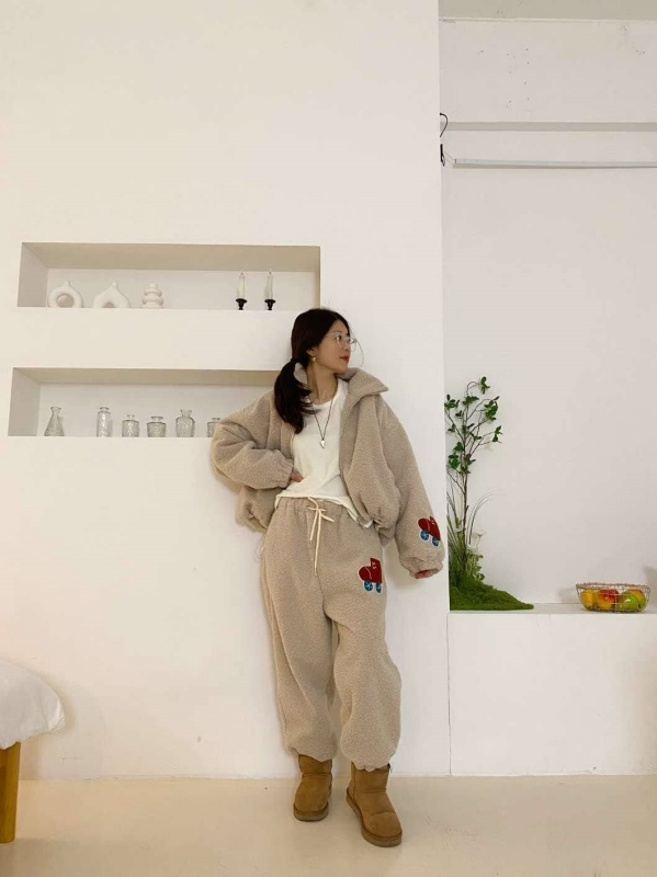 韓 溜冰鞋毛毛外套 2色