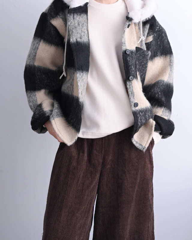 韓 毛毛帽格文襯衫外套 2色 size