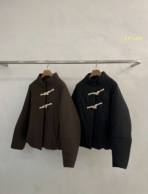 韓 牛角扣短版外套 2色