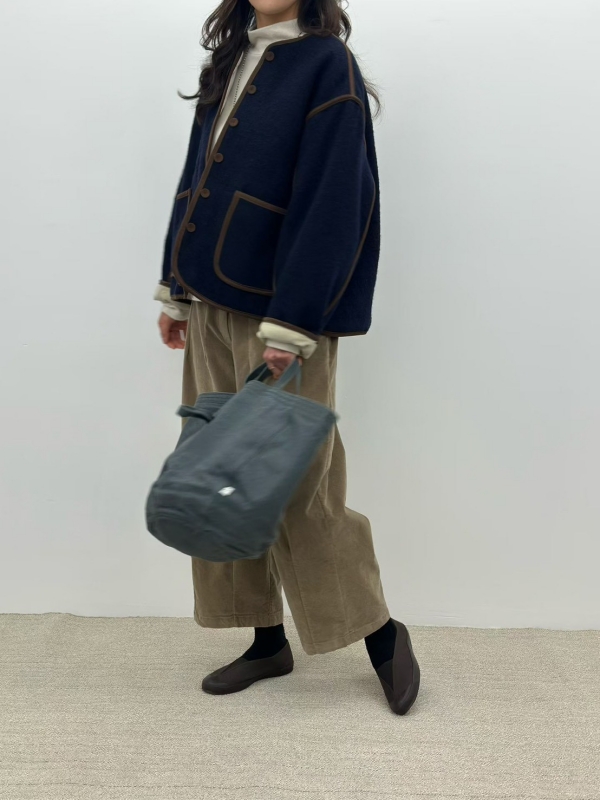 韓 車線口袋短版外套 2色