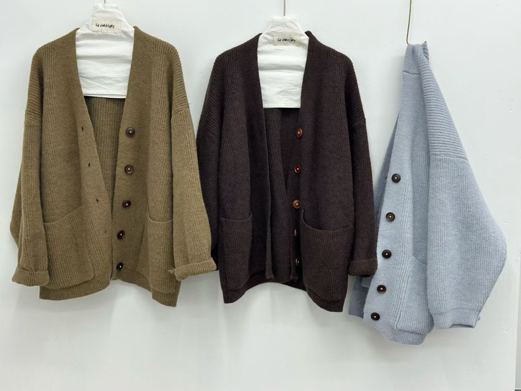 韓 氣質素色圓釦外套 3色