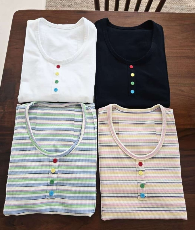 韓 彩釦U領上衣 4色 size