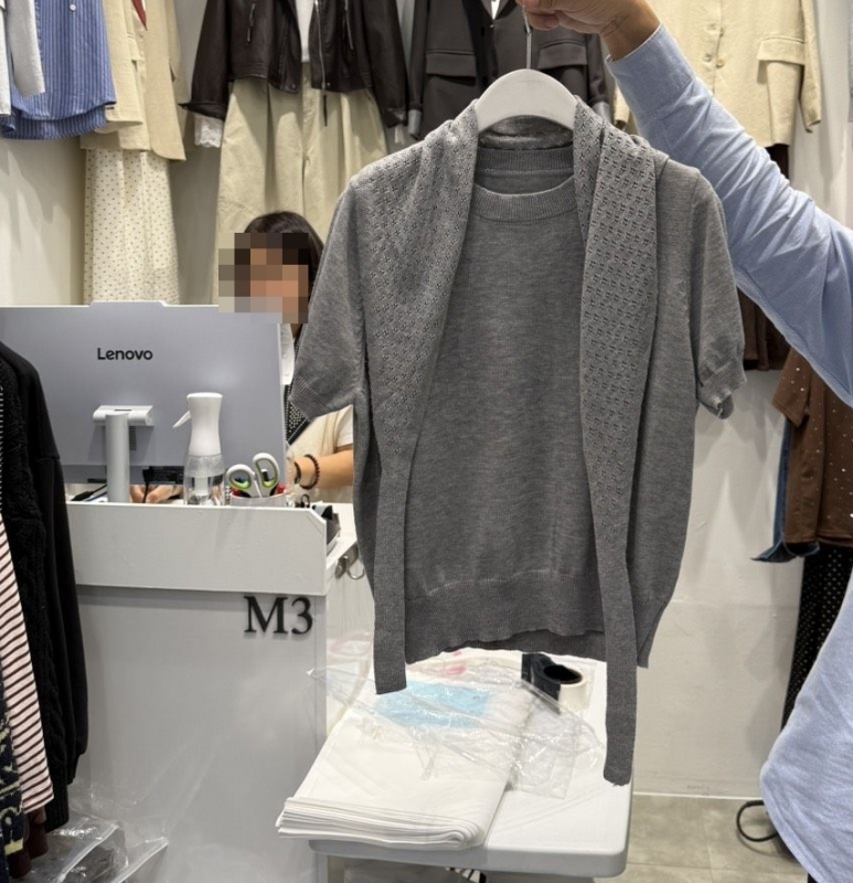 韓 圓領上衣+三角披肩 2色 size