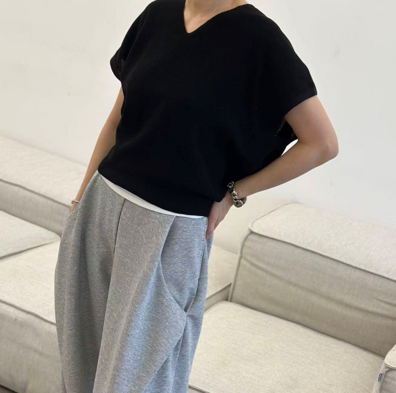 韓 前後V針織上衣 4色 size